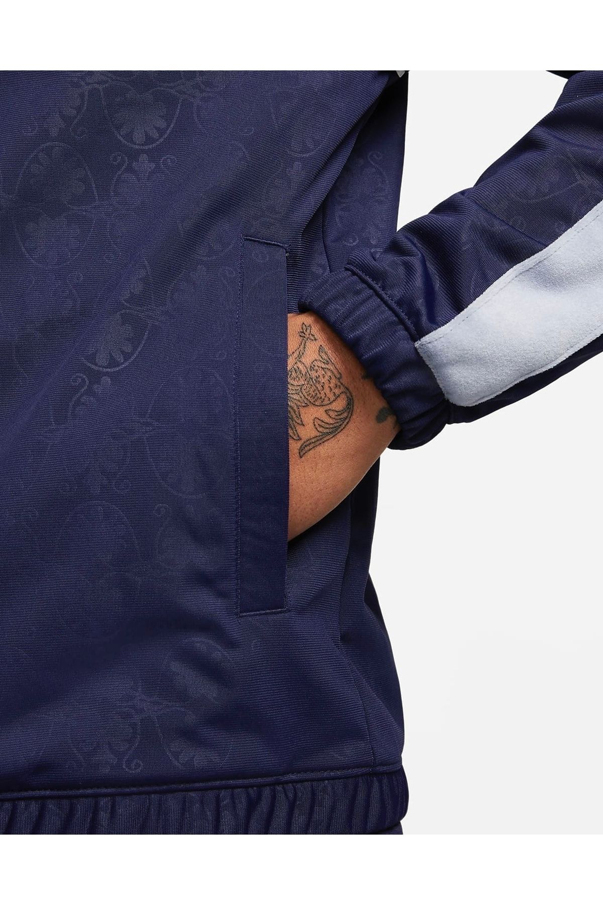 Giannis jacket best sale