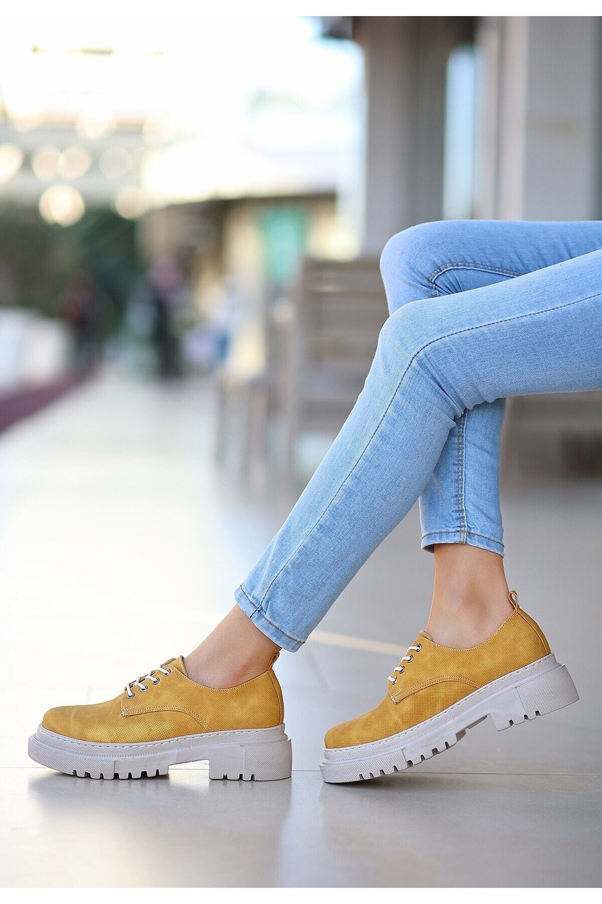 Kadın Hardal Cilt Desenli Bağcıklı Ayakkabı