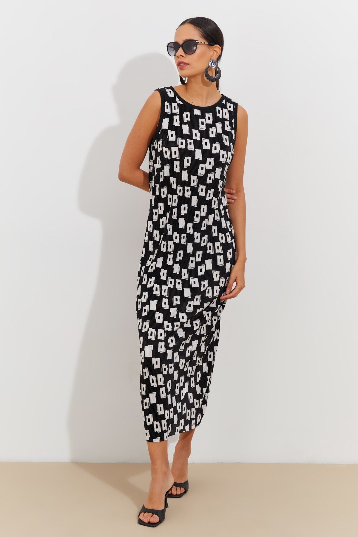 Cool & Sexy Kleid Schwarz A-Linie Fast ausverkauft
