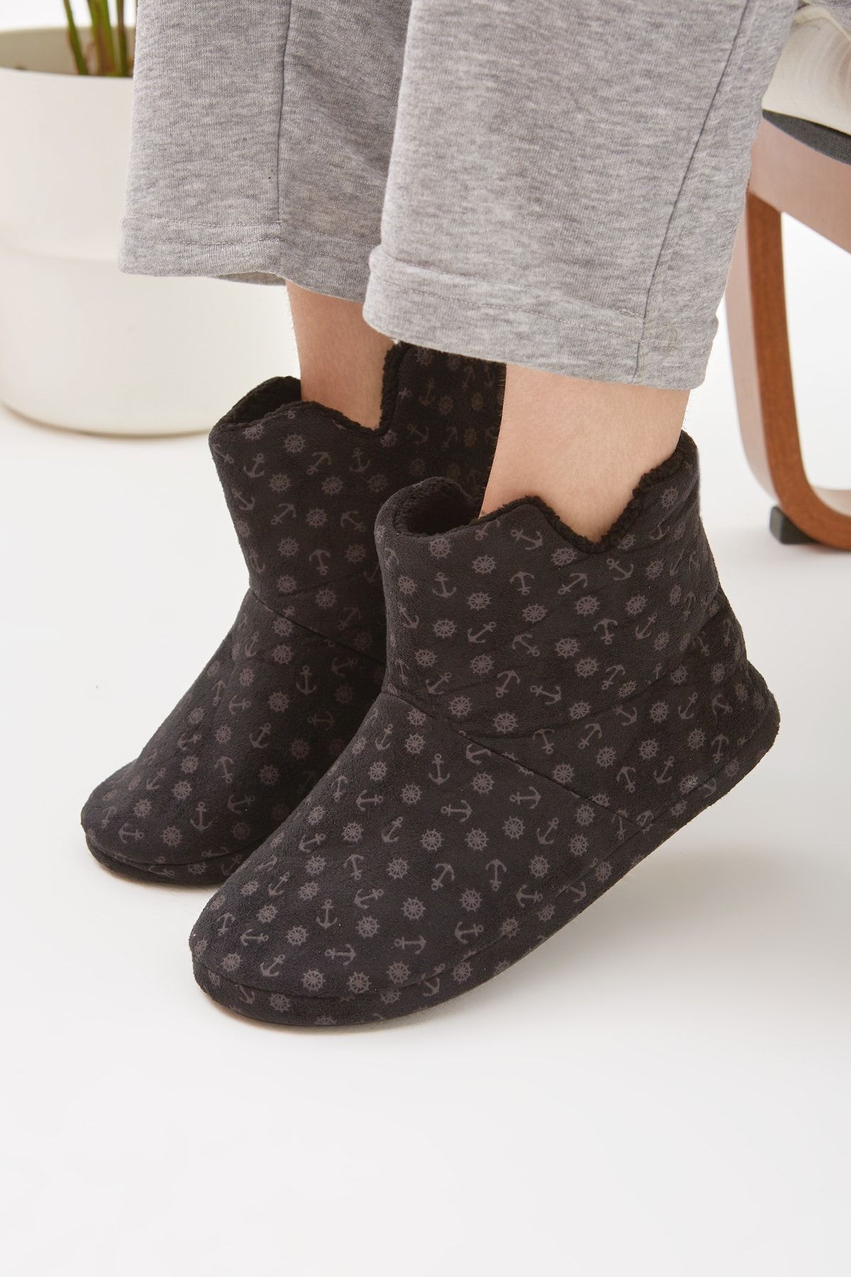 Moda Devrin Men s Black Anchor Pattern Slippers Home Shoes Home