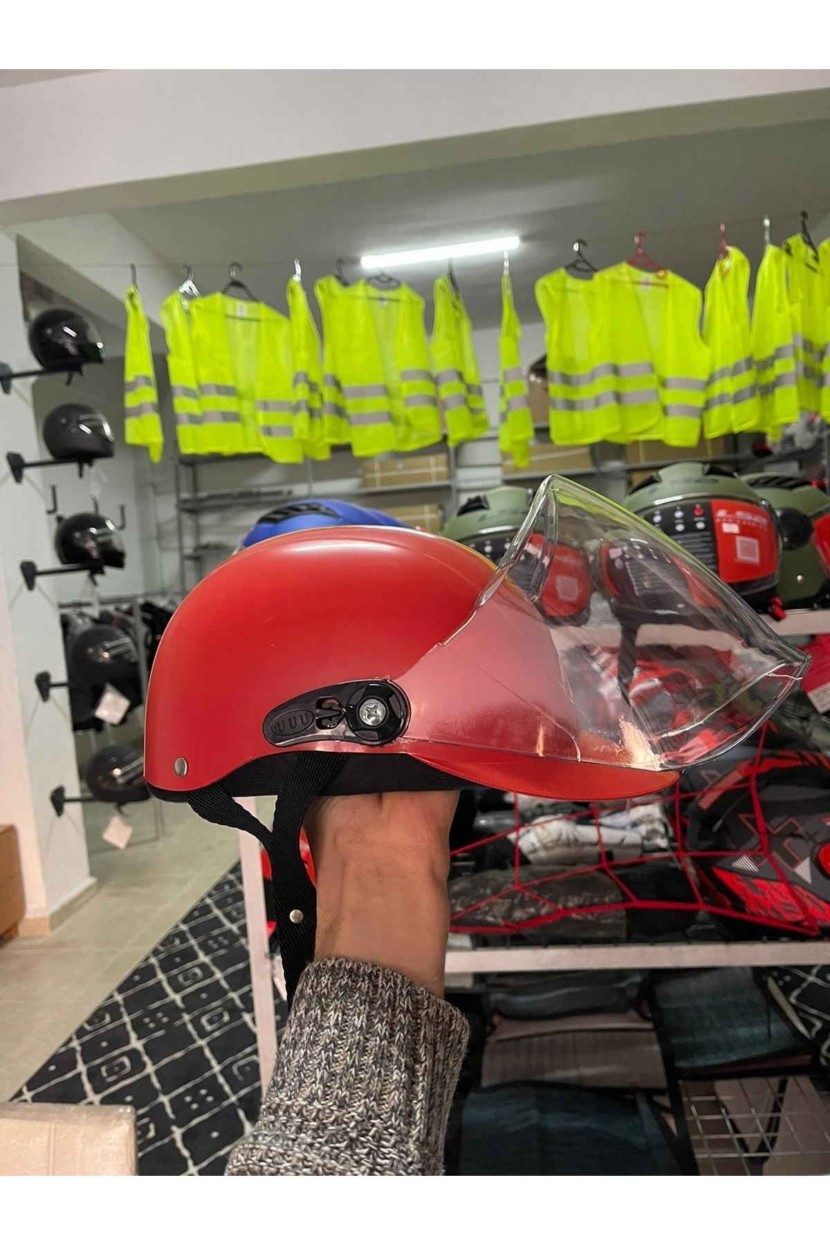 UYGUN MOTOR Motorsiklet Kaskı Jokey Camlı Model Ultra Dayanıklı Kırılmaz Kırmızı