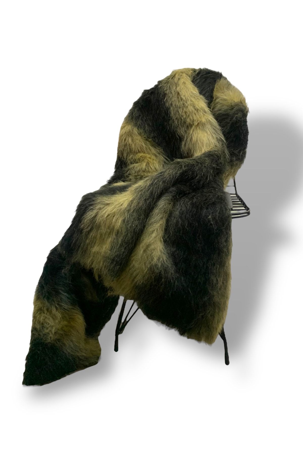 PLUSH STUDIO-Zp Long Furry, Imported Wolf Pattern Plush Fabric 100x150cm 5