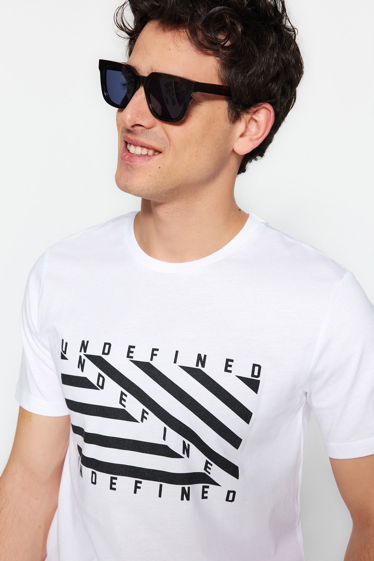 Trendyol Collection T-Shirt Weiß Regular Fit