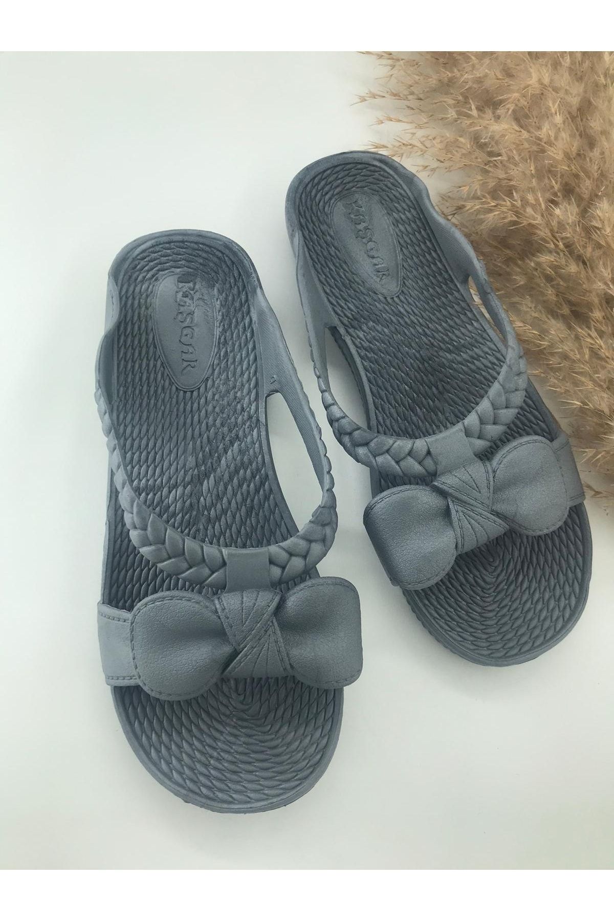 Poundstretcher mens slippers store