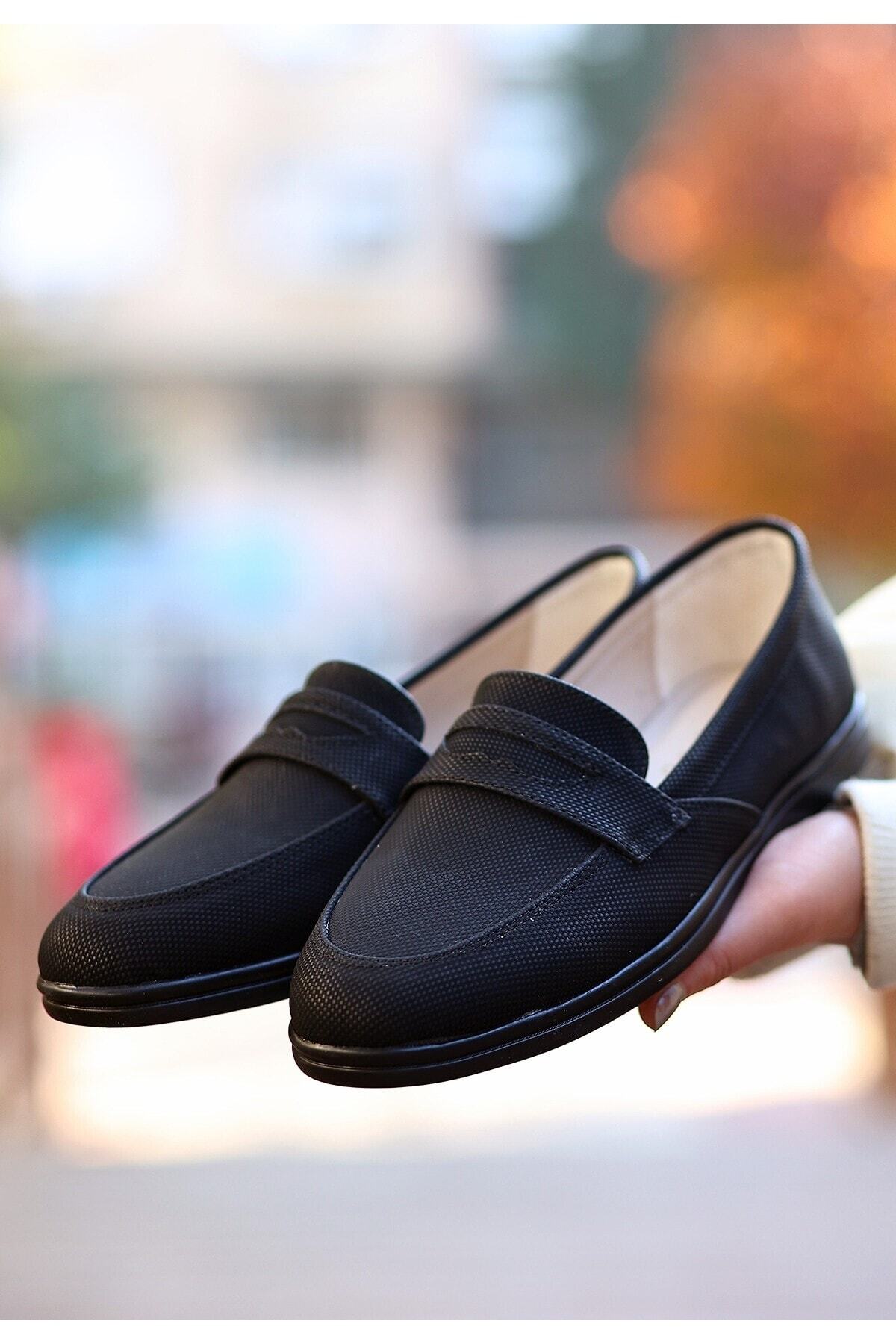 Ella Siyah Cilt Desenli Babet Ayakkabı