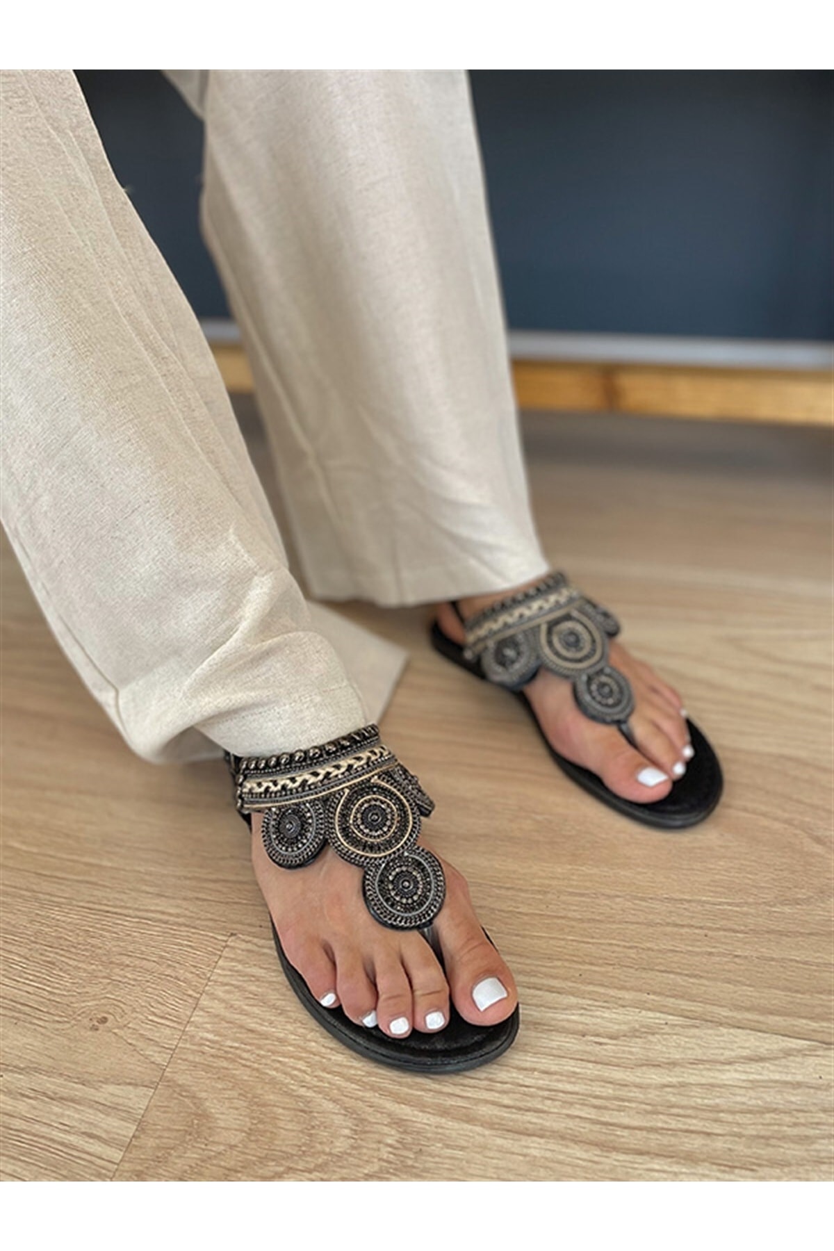 BeBeQ Store Doha Siyah Otantik Taşlı Kadın Sandalet VB7929