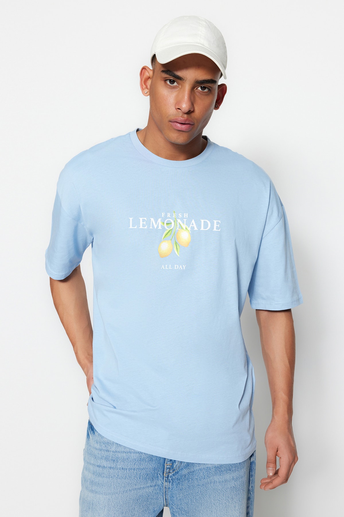 Trendyol Collection T-Shirt Blau Oversized Fast ausverkauft