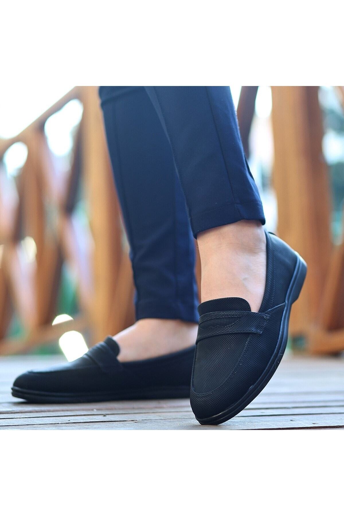 Ella Siyah Cilt Desenli Babet Ayakkabı