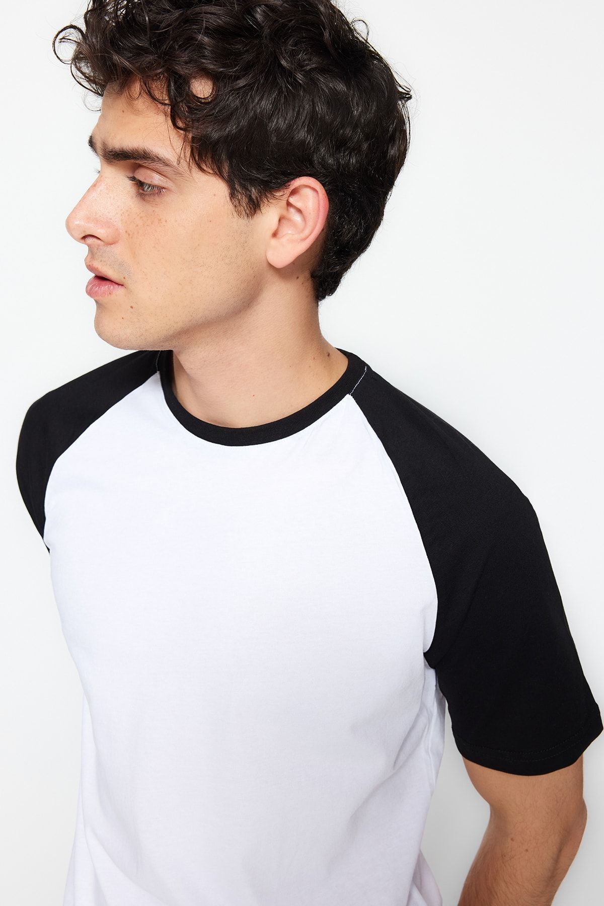 Black and white top raglan