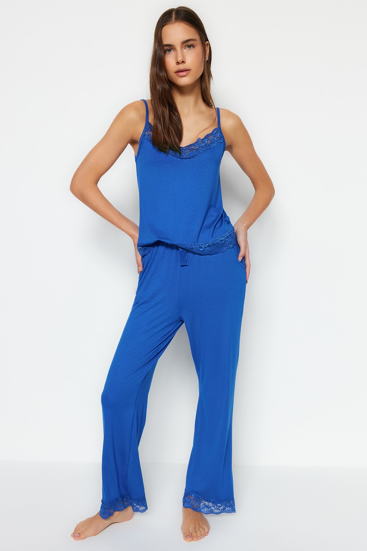 TRENDYOLMİLLA Mavi Dantel Detaylı Atlet-Pantolon Örme Pijama Takımı THMSS20PT0134