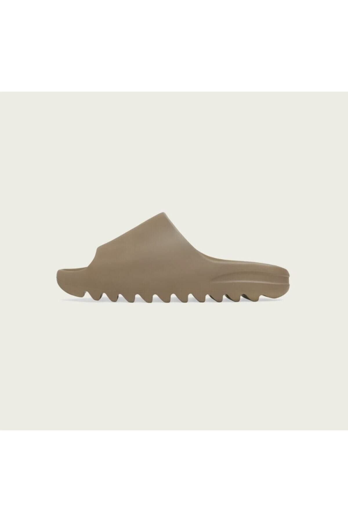 defile shoe Yeezy Slide Brown Trendyol