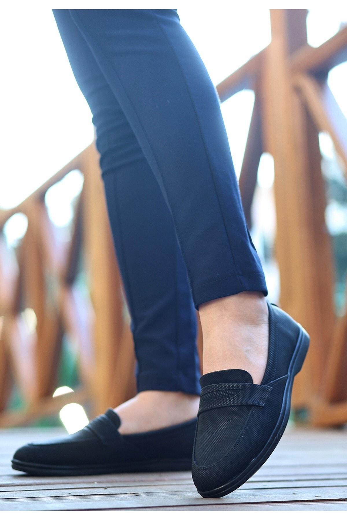 Ella Siyah Cilt Desenli Babet Ayakkabı