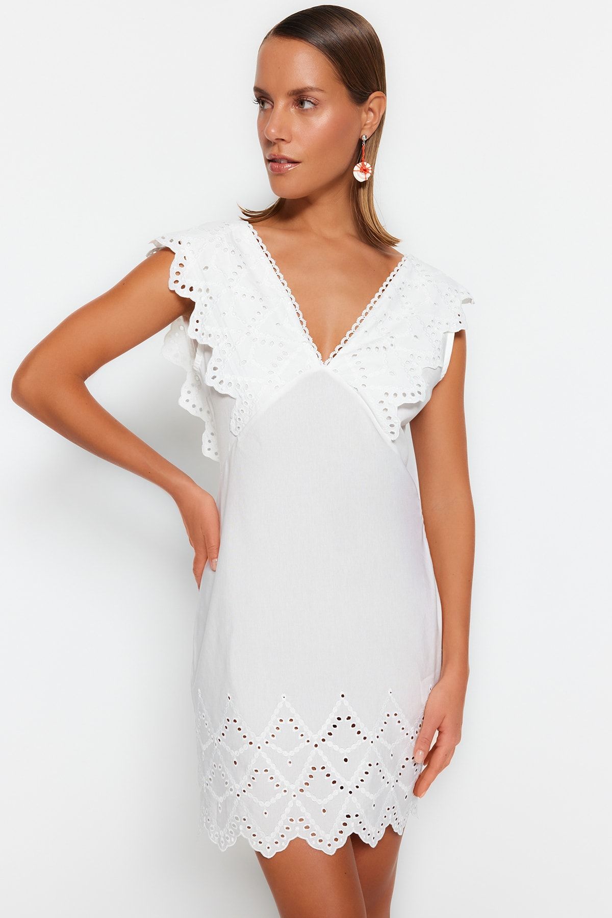 Trendyol Collection White Fitted Mini Woven Embroidery Beach Dress