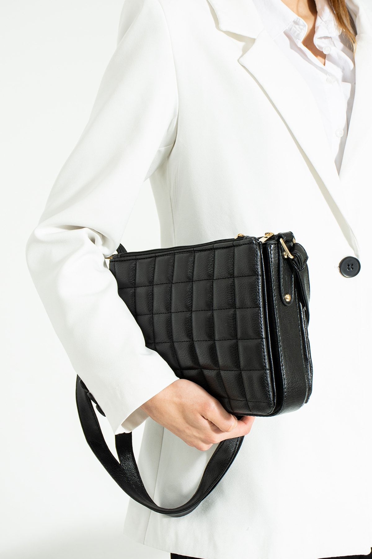 Removable quilted pouch sales boxy shoulder bag