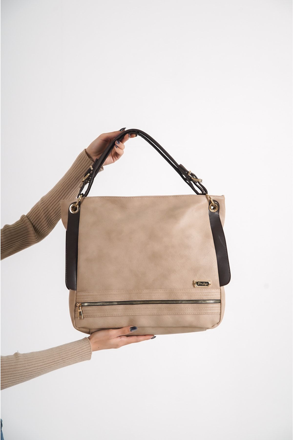 River island 2025 khaki slouch bag