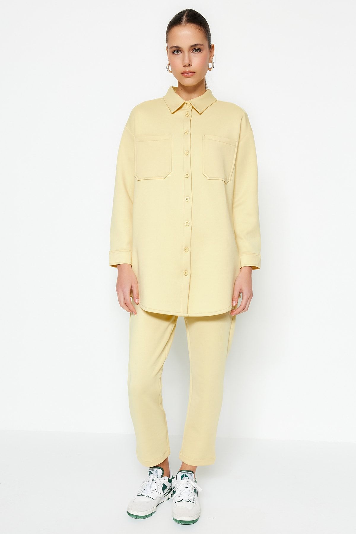 Trendyol Modest-طقم قميص وبنطلون من قماش سكوبا - أصفر، تفاصيل الجيب TCTSS23US00011 3