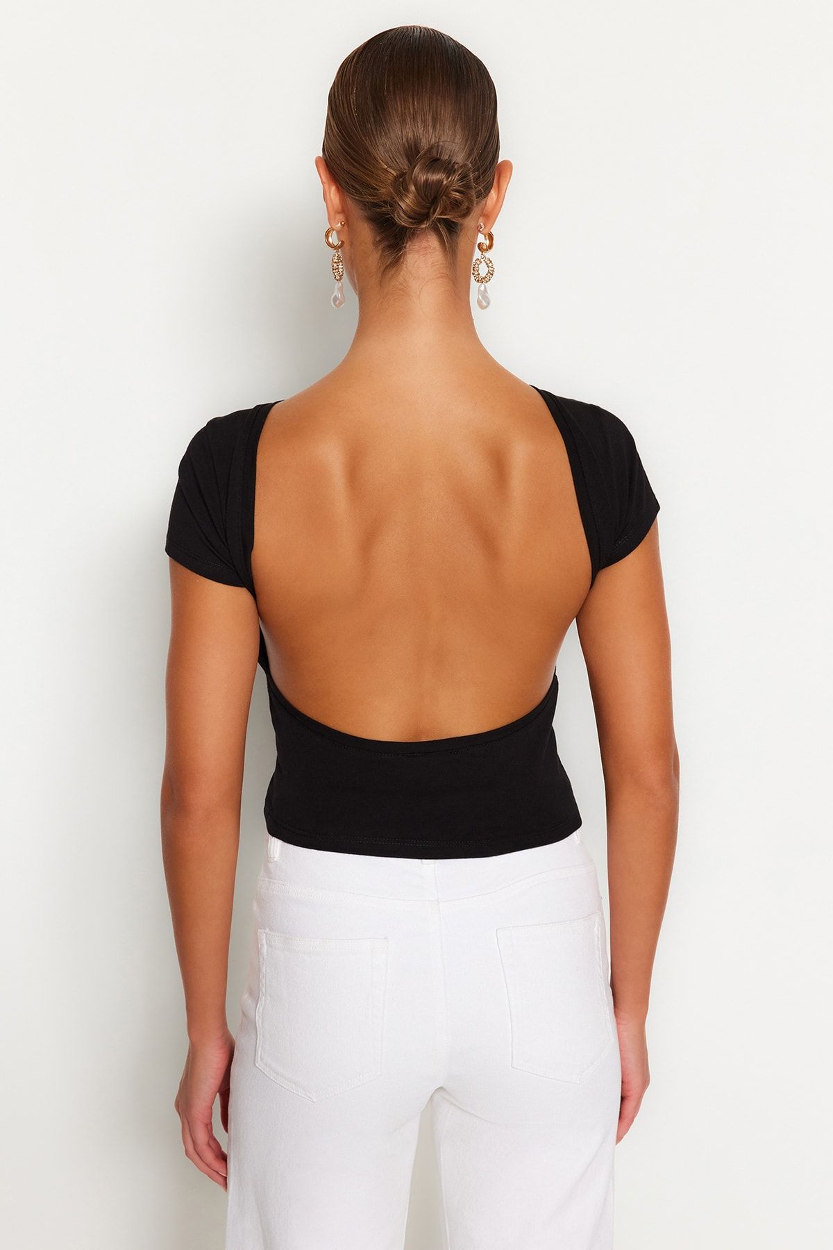 Trendyol Collection-Schwarze, rückenfreie, bauchfreie, dehnbare Strickbluse aus Baumwolle TWOSS23BZ00912 6