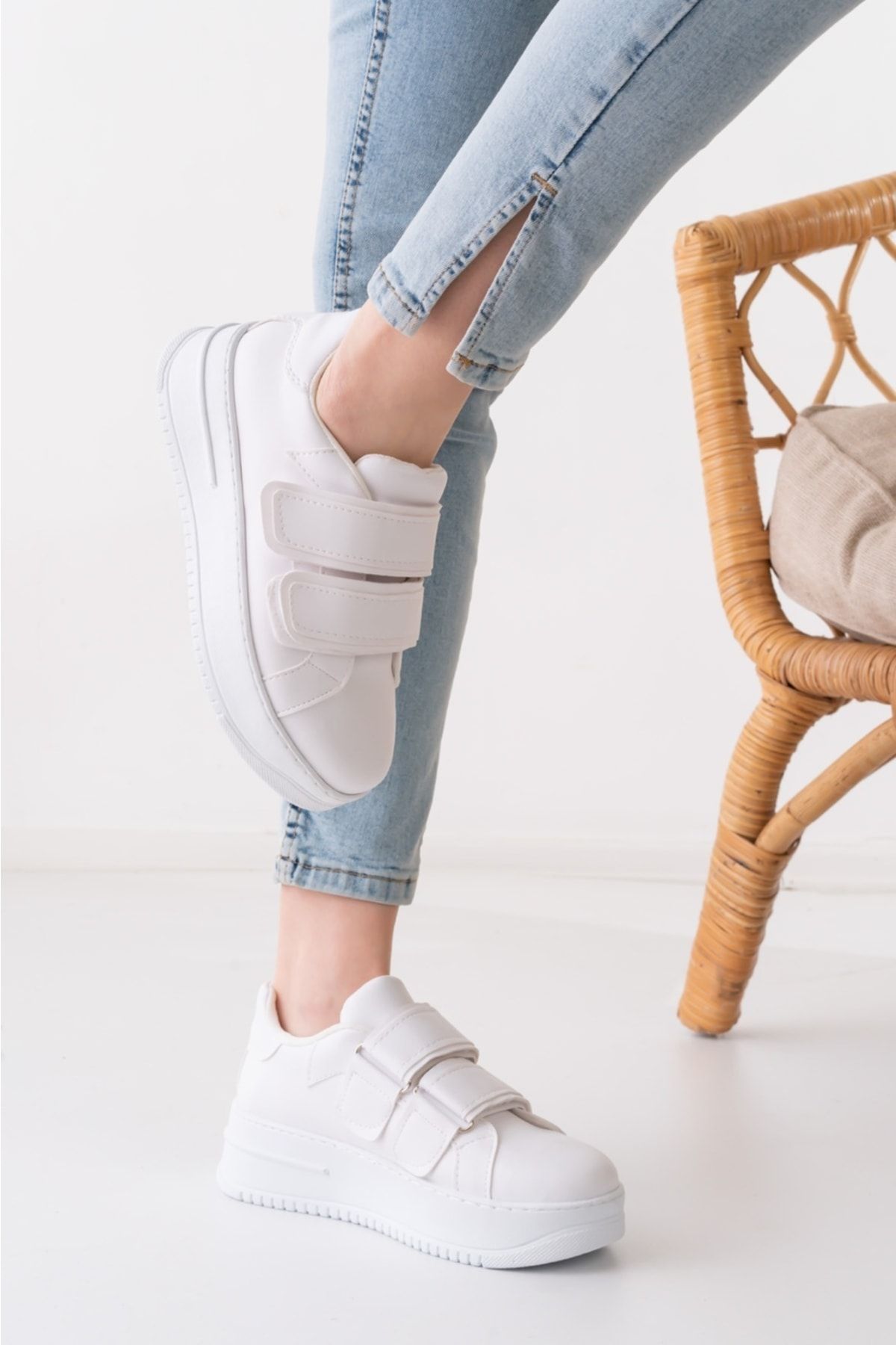 KunduraHane High Sole Thick Sole Velcro Tape White Sports Shoes