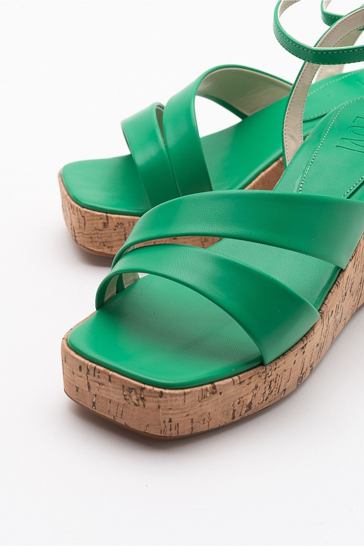 صندل سبز زنانه Ductus Green Skin Filling Sandals Base luvishoes