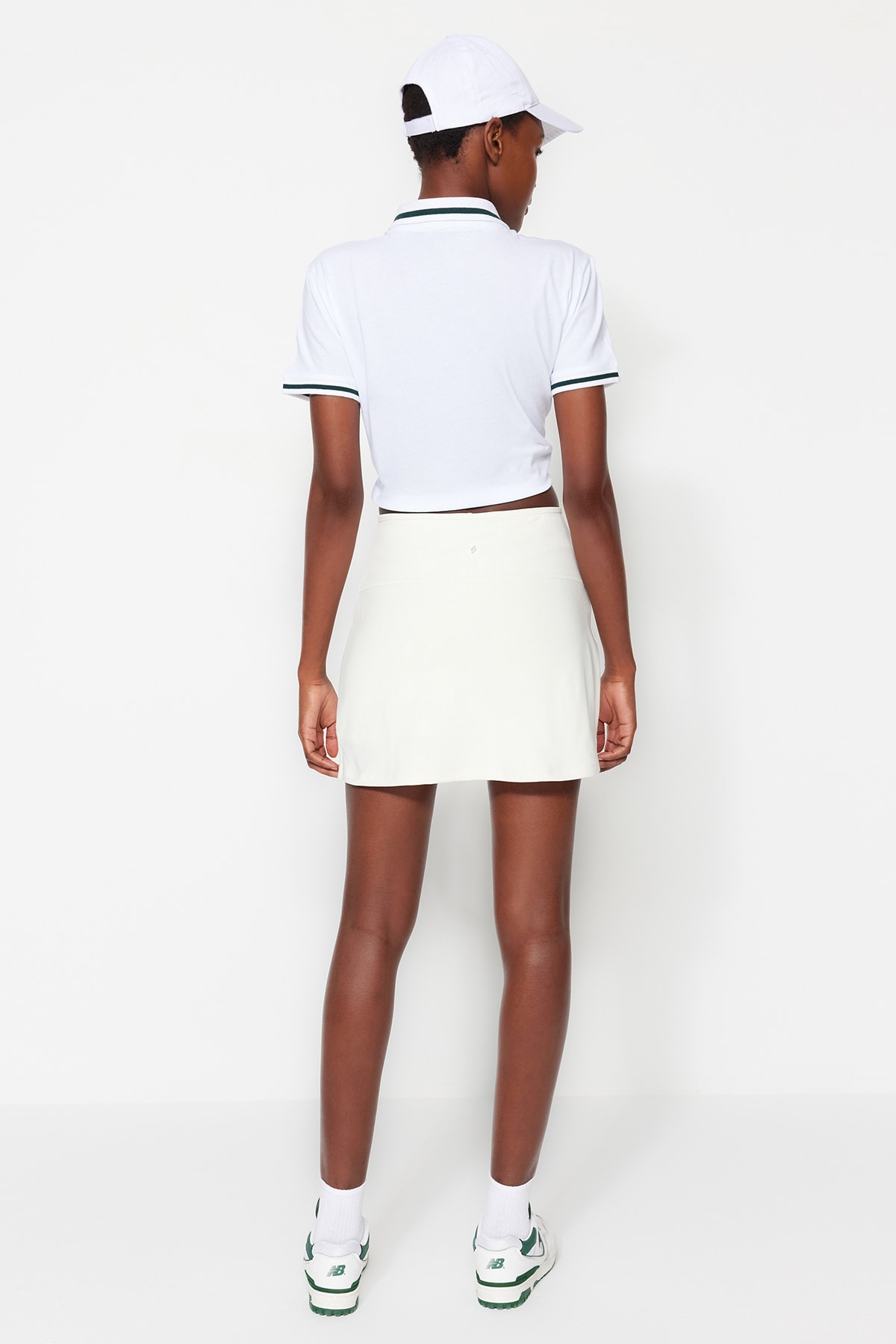 Trendyolmilla  Ekru Reflektör Baskılı 2 Katmanlı İçi Şortlu Cepli Tenis Örme Spor Şort Etek THMSS23SR00013 - Görsel 5