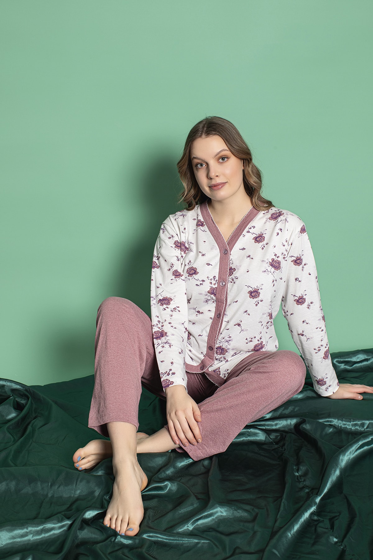MODAREYA Önden Düğmeli Uzun Kollu Ince Çiçekli Pijama Takımı