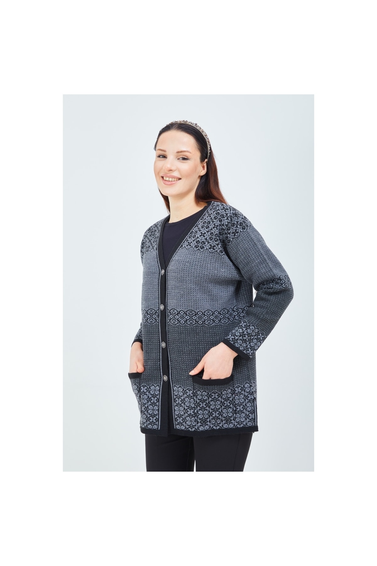 Fresh&Moda  Kadın Siyah Gri Desenli Triko Düğmeli Cepli Kışlık Anne Hırkası - Görsel 6