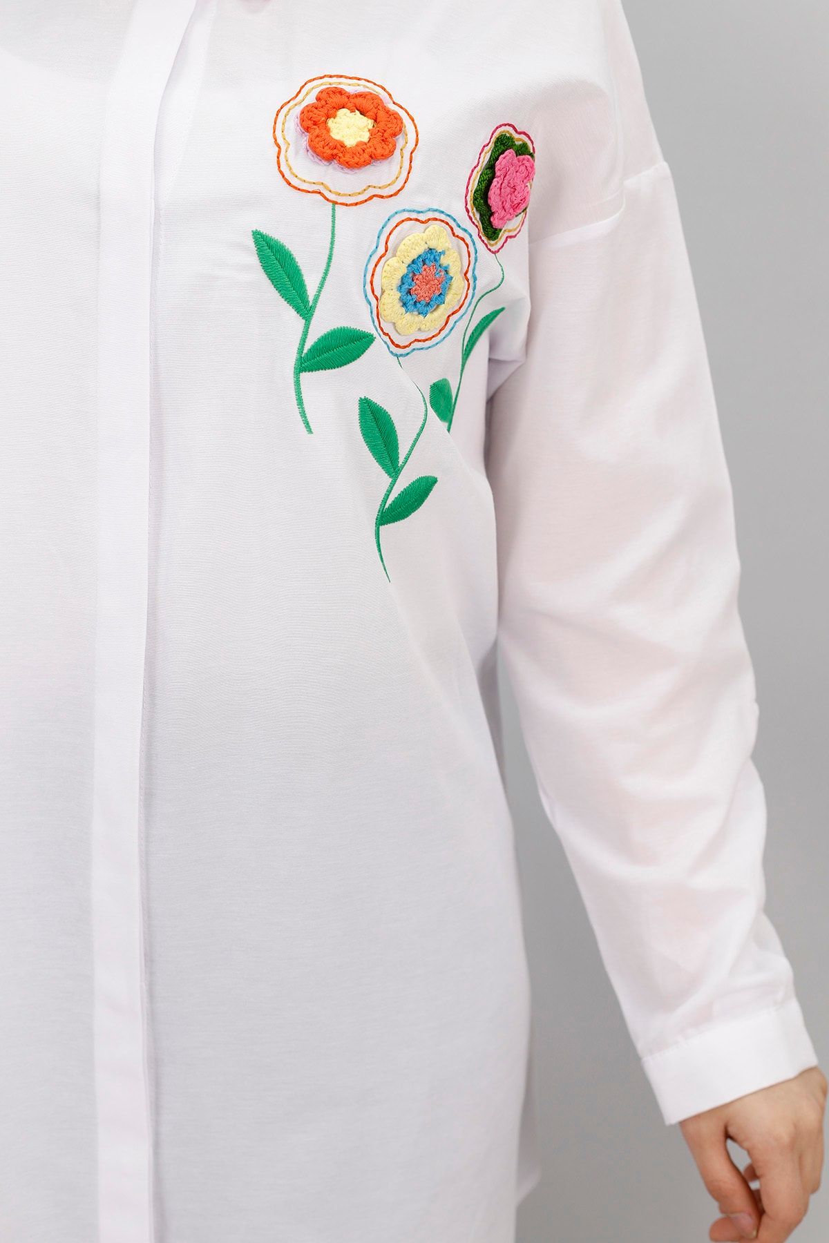 Çiçek Nakışlı Poplin Kumaş Tunik Gömlek