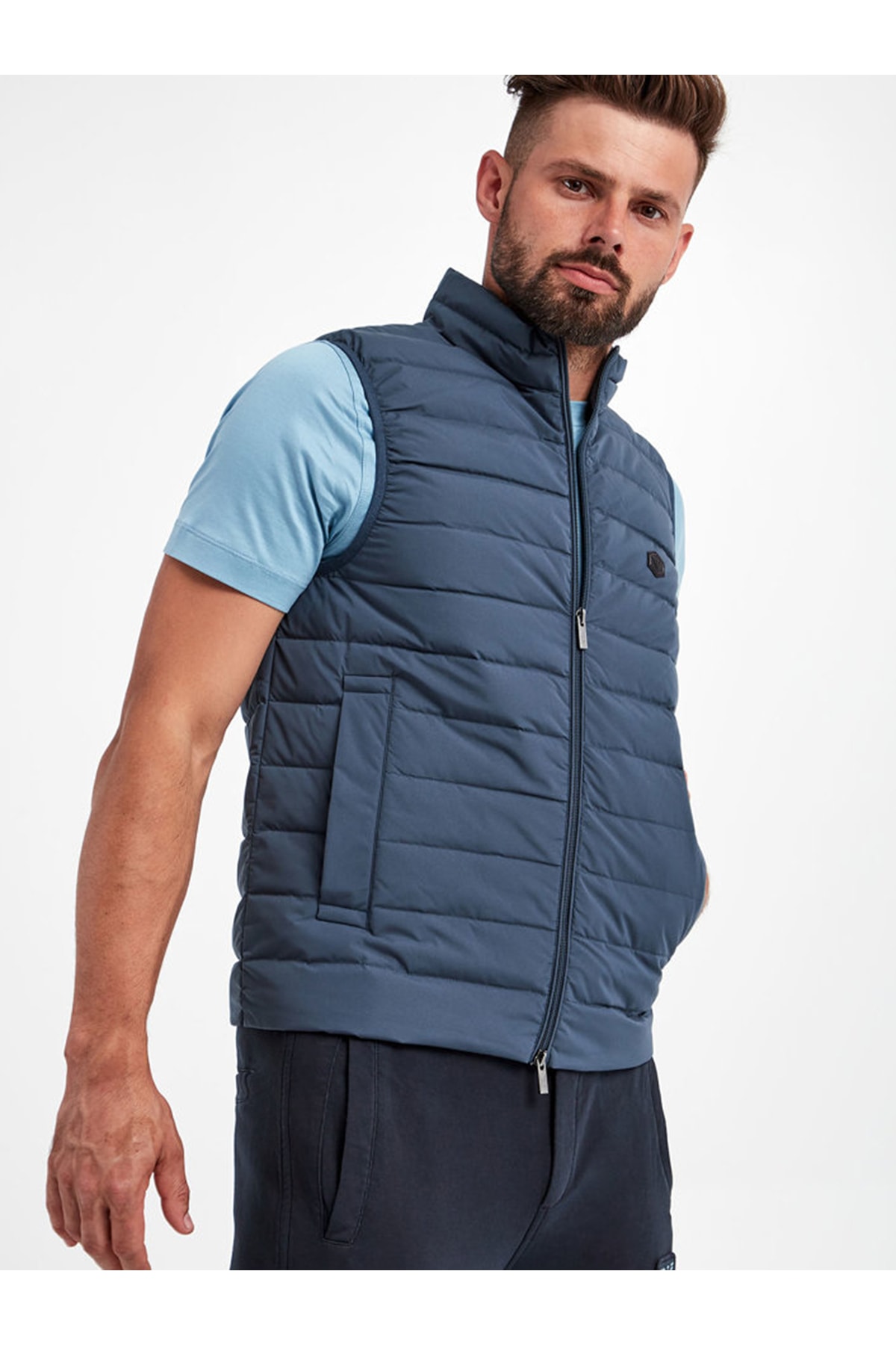 امپوریو آرمانی جلیقه ورزشی مردانه یقه ایستاده، عایق زیپ‌دار آبی رنگ با لوگوی برند 8n1bq1 1nlrz-0948