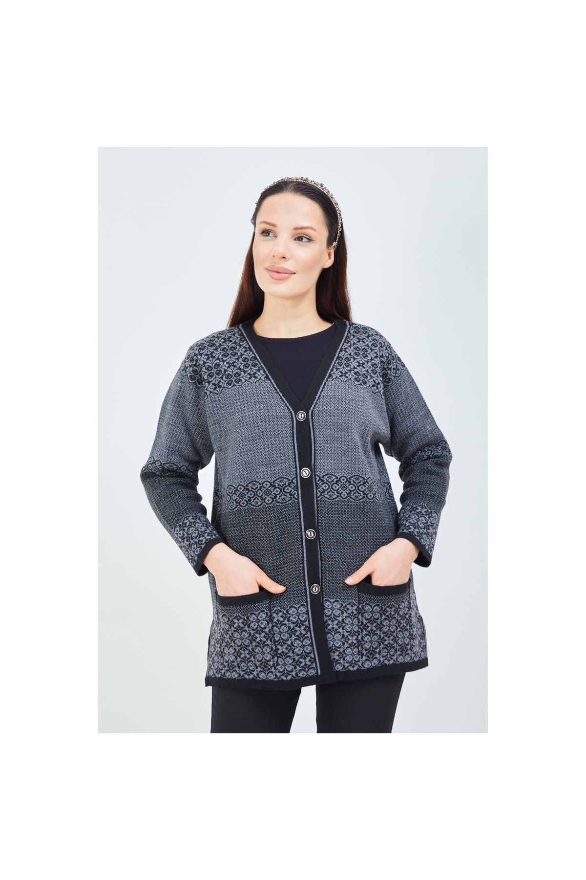 Fresh&Moda  Kadın Siyah Gri Desenli Triko Düğmeli Cepli Kışlık Anne Hırkası - Görsel 5