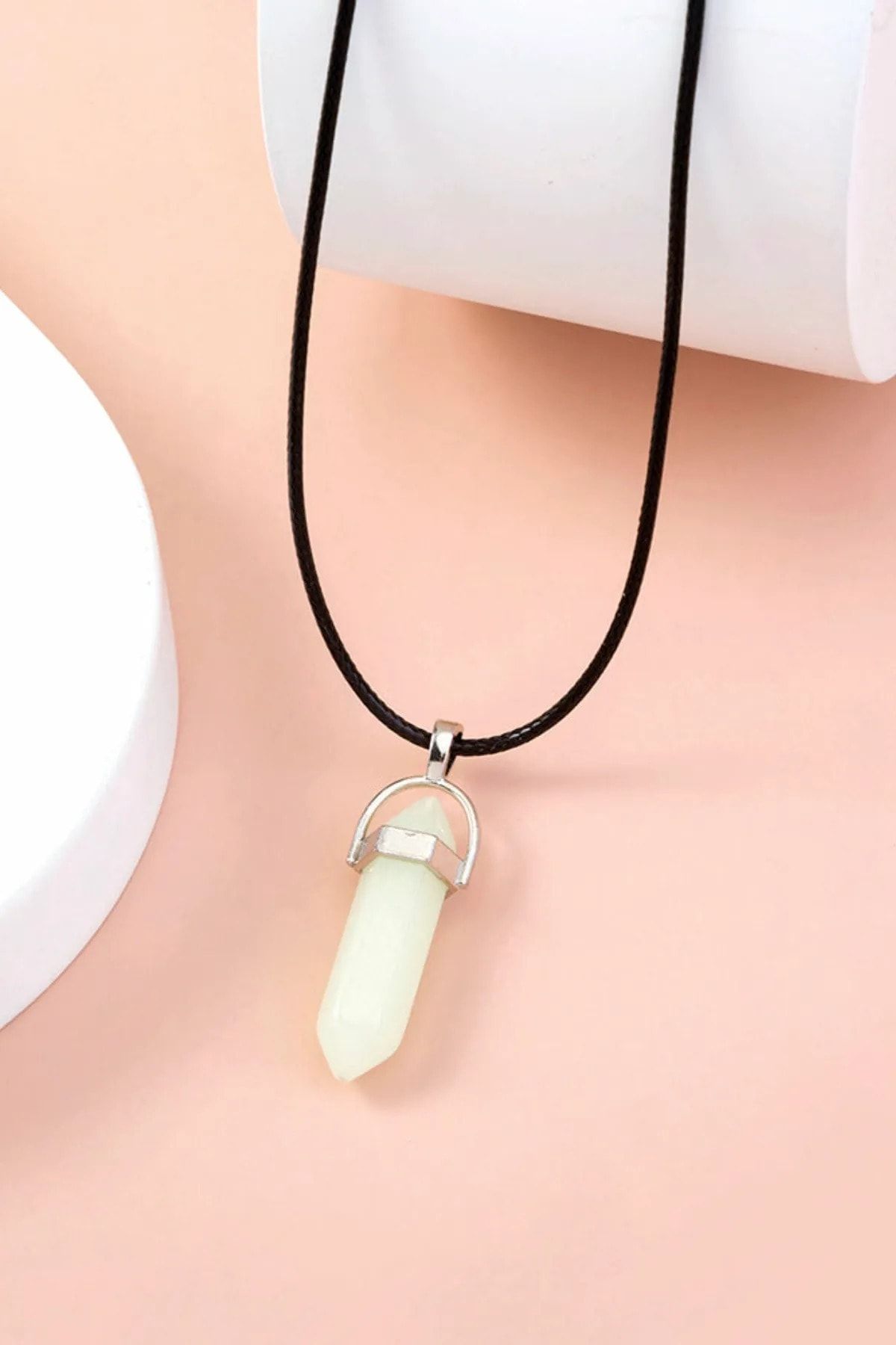 Neon glow in the dark necklaces hotsell