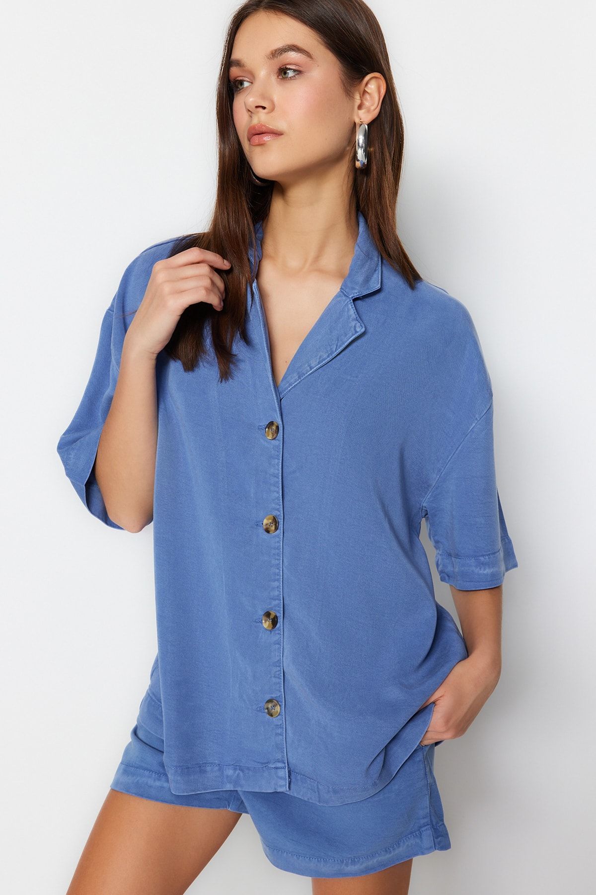 Trendyol Collection-Blaues Tencel™-Jeanshemd TWOSS23GO00410 3