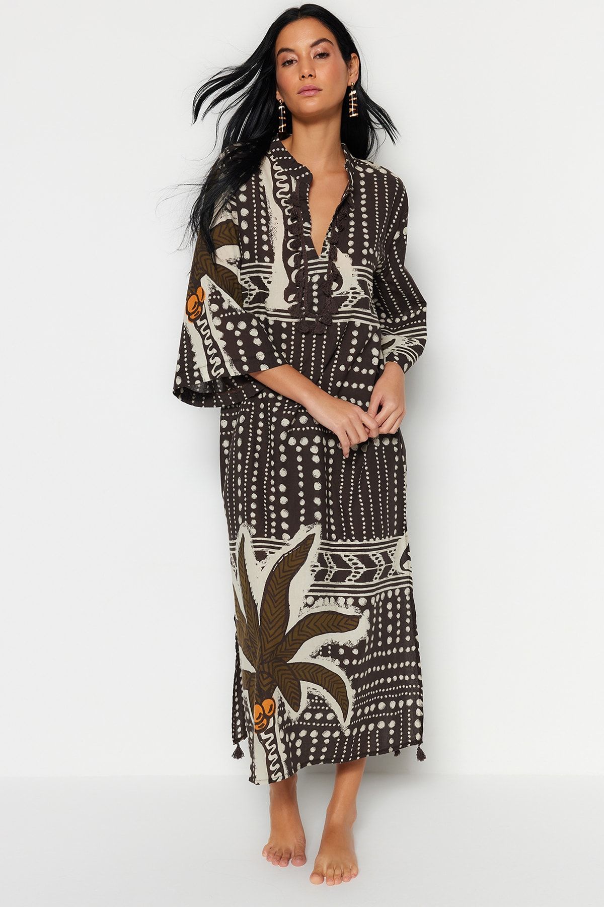 Trendyol Collection Tropical Patterned Maxi Woven Tasseled 100% Cotton Kimono&Kaftan TBESS20KM0024