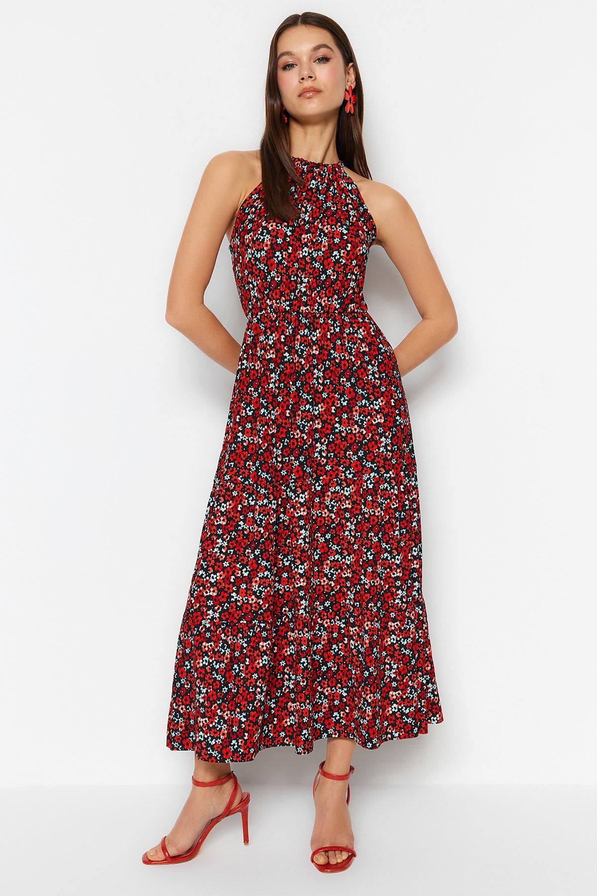 Trendyol Collection Vícebarevný květinový vzor s ohlávkou na krku s potiskem A-Line Maxi pletené šaty TWOSS23EL00705