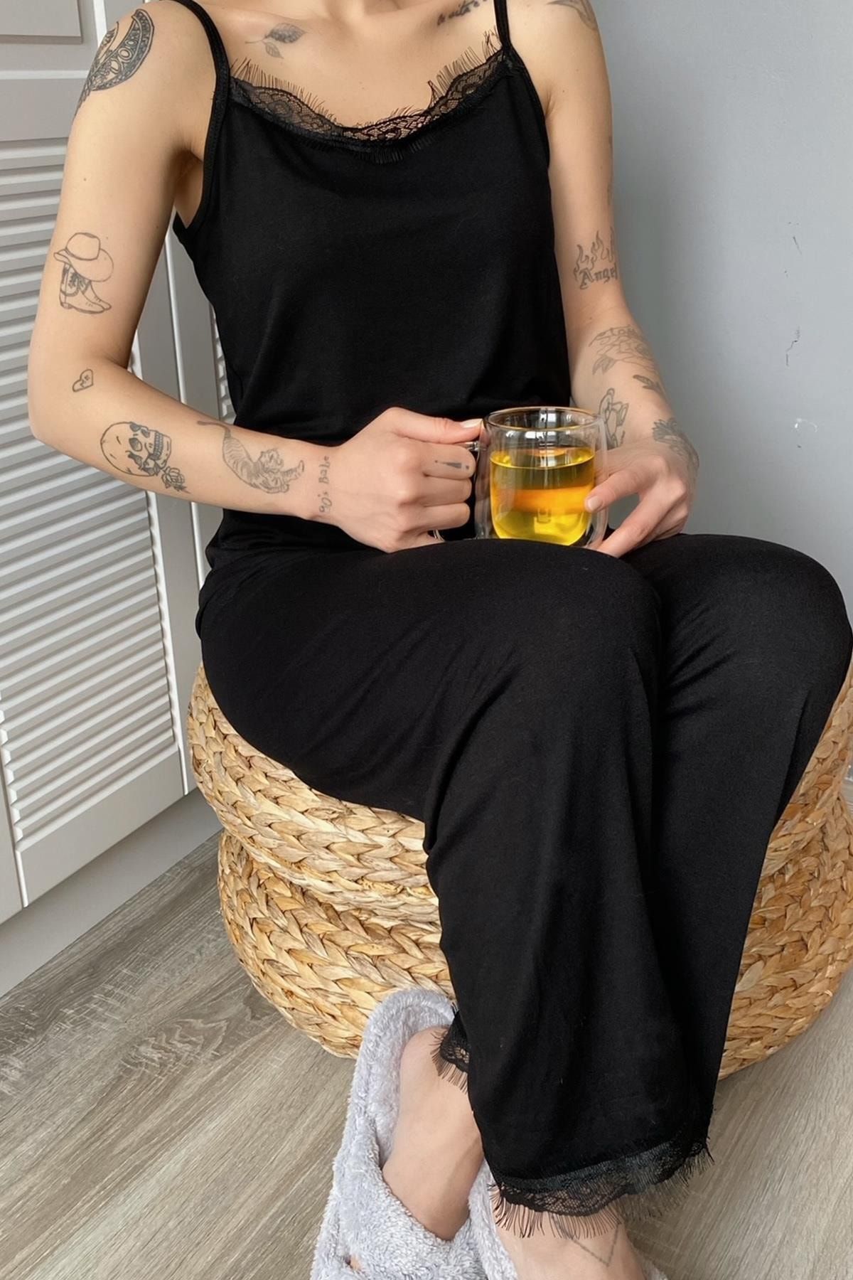 Pijamaevi-Damen-Pyjama-Set aus schwarzem Strick mit Spitzenseil und Riemen 3