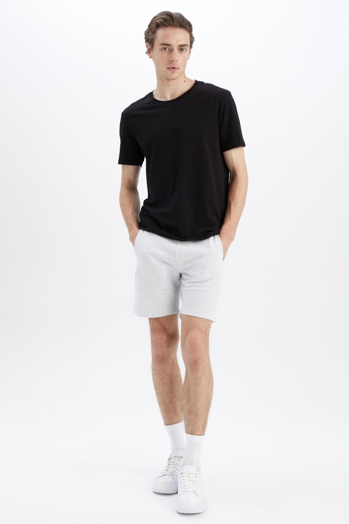 DeFacto Slim Fit Dar Paça Şort VB5974
