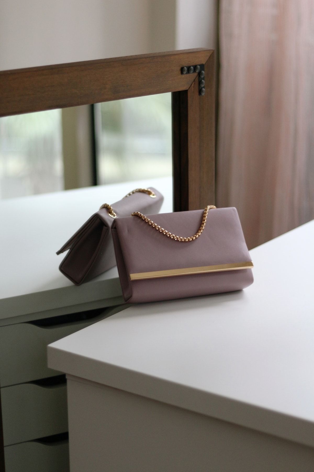 Moom Bag Women s Dusty Rose Ribbon Detailed Chain Shoulder Bag