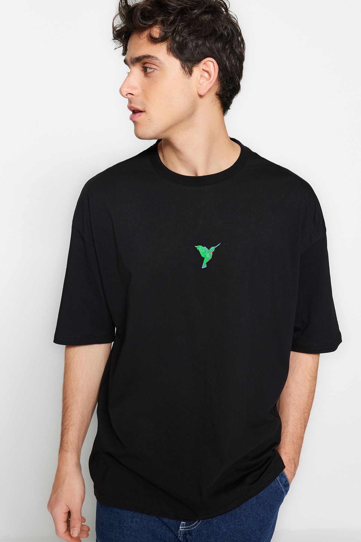 Trendyol Collection Czarny T-shirt Oversize Z Haftem Ptak-zwierzę - 100% Bawełny, Krótki Rękaw Mężczyzna - XS