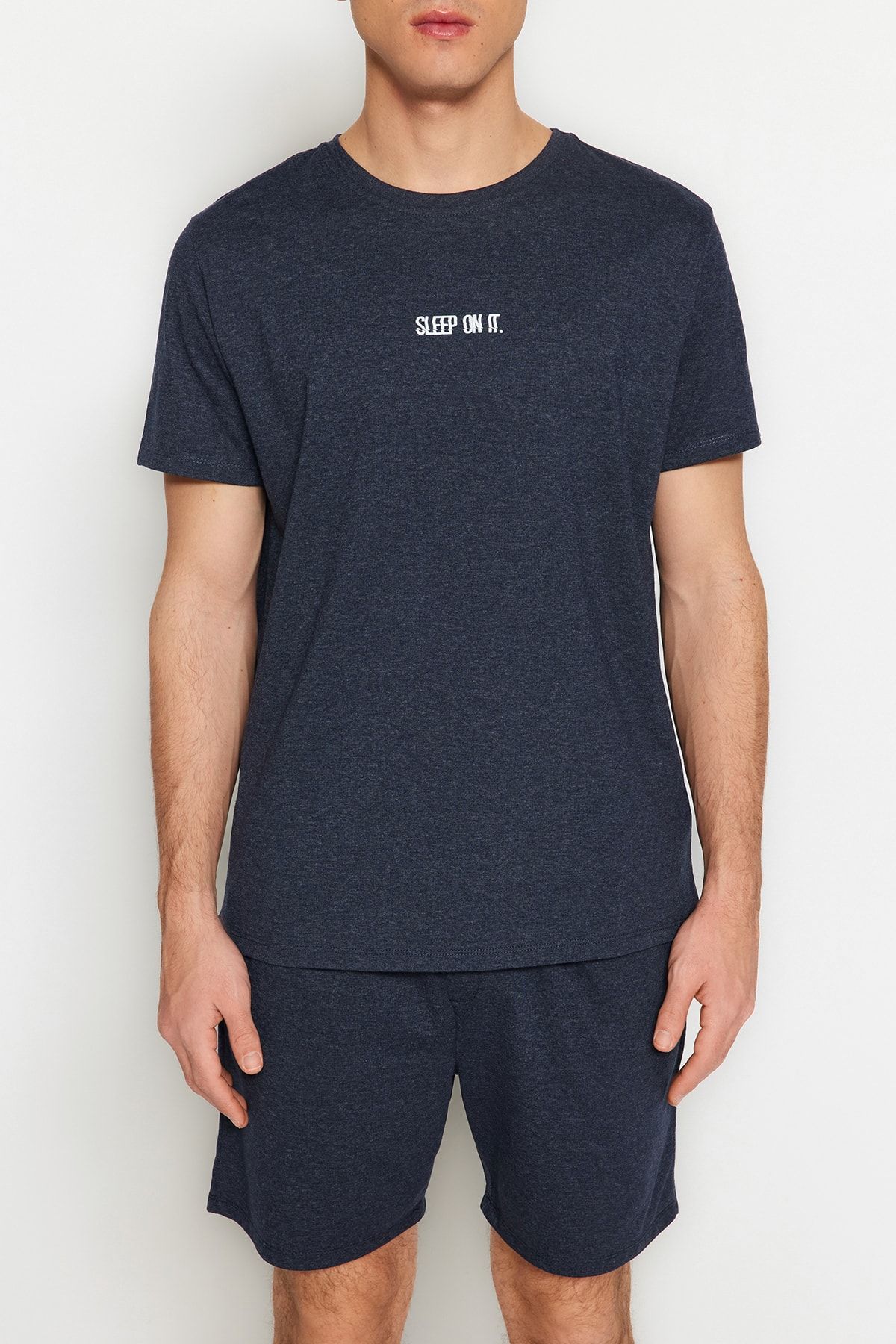 Trendyol Collection-Indigo Regular Fit nyári pizsama szett rövidnadrággal TMNSS23PT00038 4