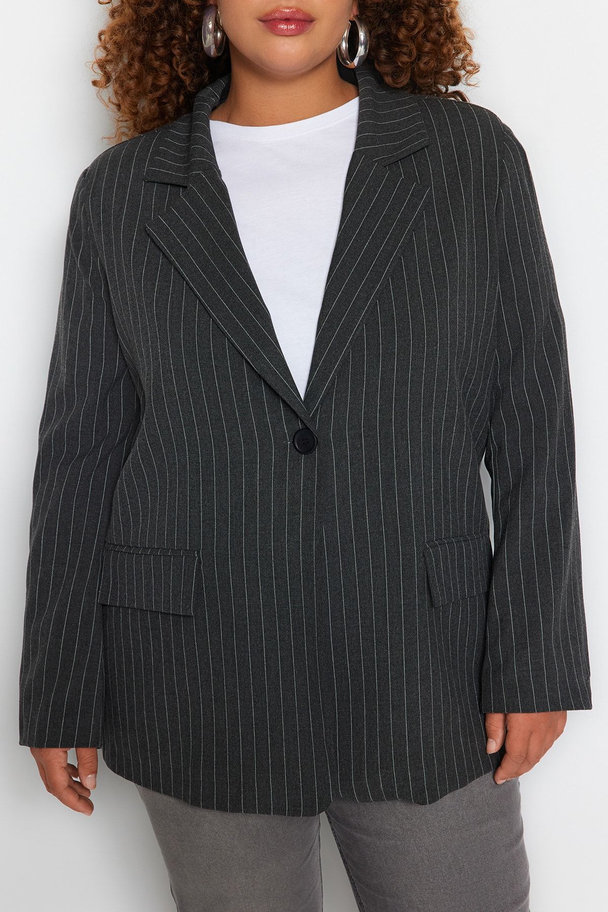 Trendyol Curve-Gestreifte gewebte Blazerjacke TBBSS23AG00017 4