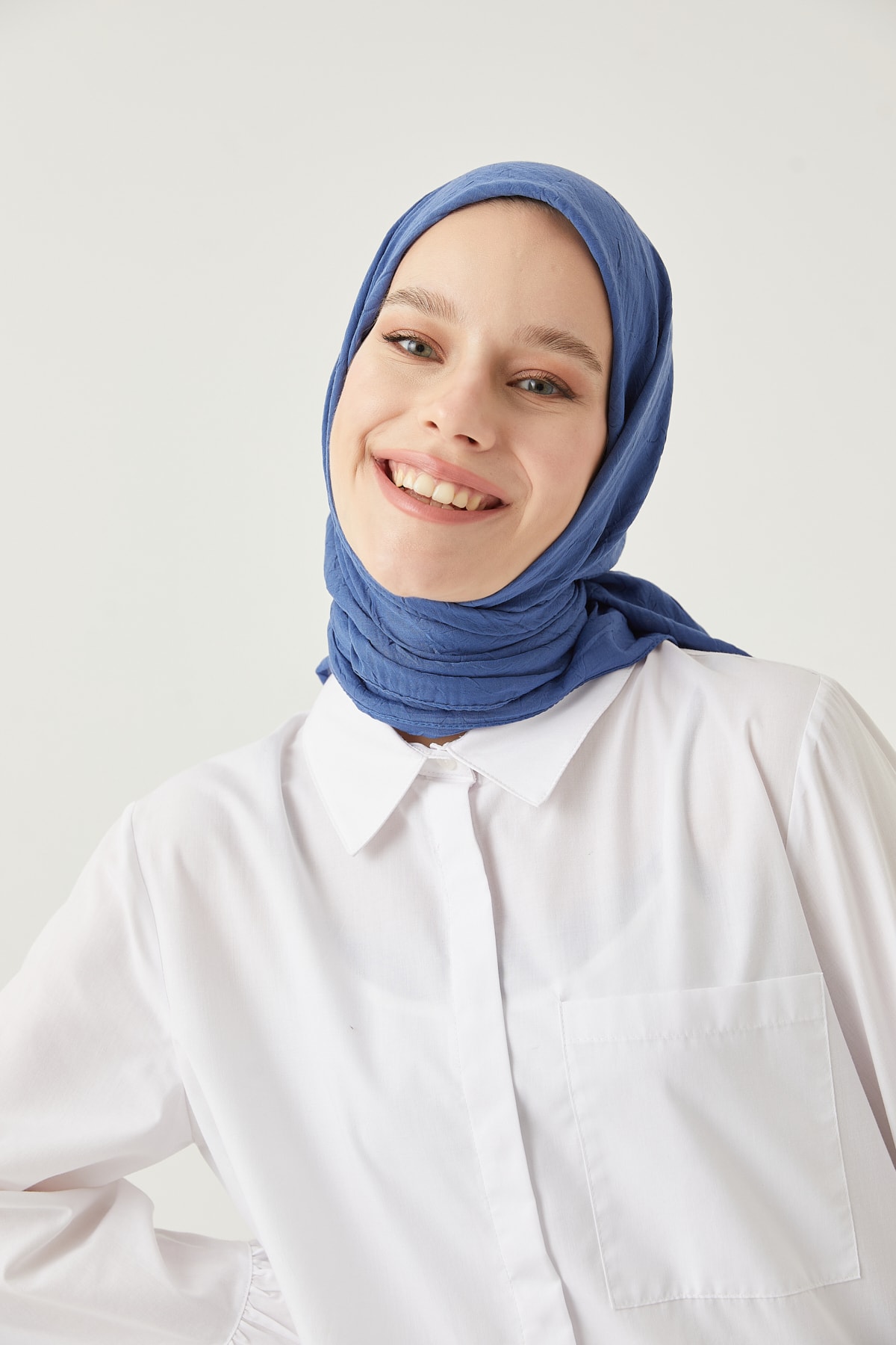 Women's Hijab Bamboo Brush Scarf*indigo