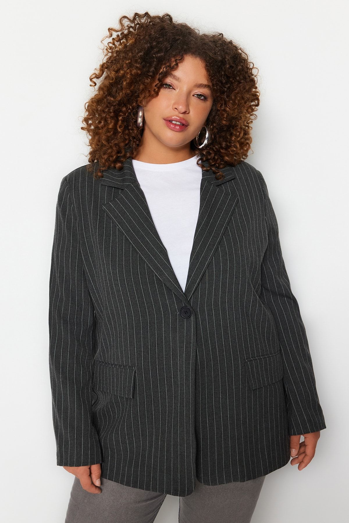 Trendyol Curve-Gestreifte gewebte Blazerjacke TBBSS23AG00017 3
