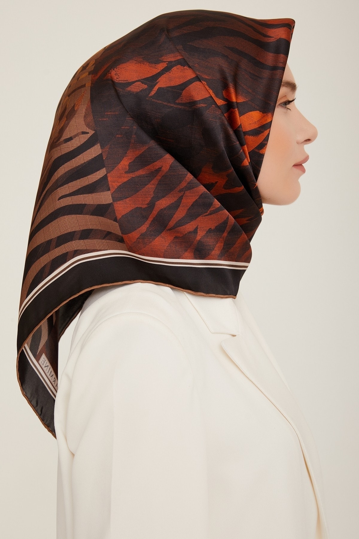 روسری زنانه آرمینه | E22KA8837D02 Armine - Image 3