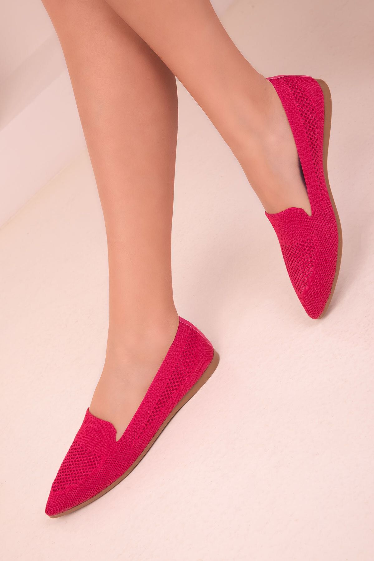 Hot pink flat shoes discount