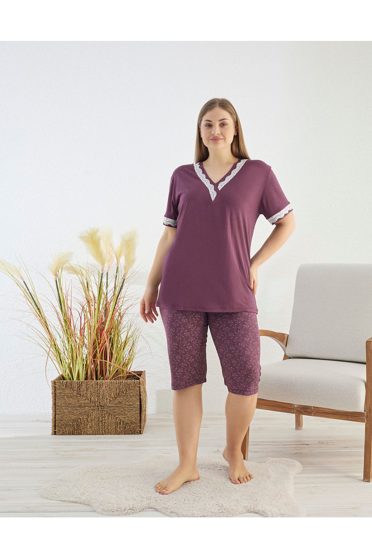 MAY MARA Large Size Viscose Lace and Button Detailed Capri Pajama