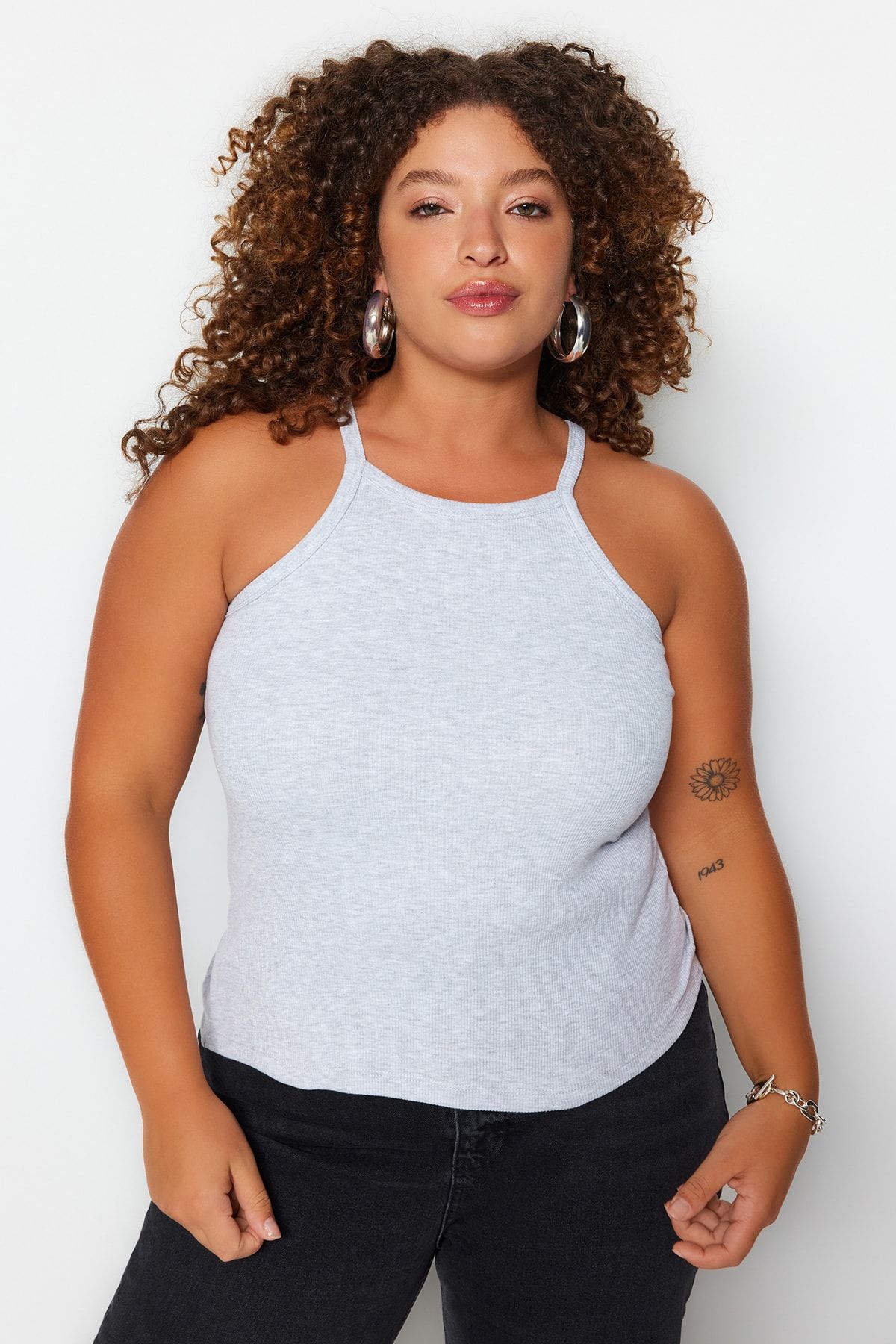 Trendyol Curve Gri Melanj Halter Yaka Basic Örme Atlet TBBSS23CV00000