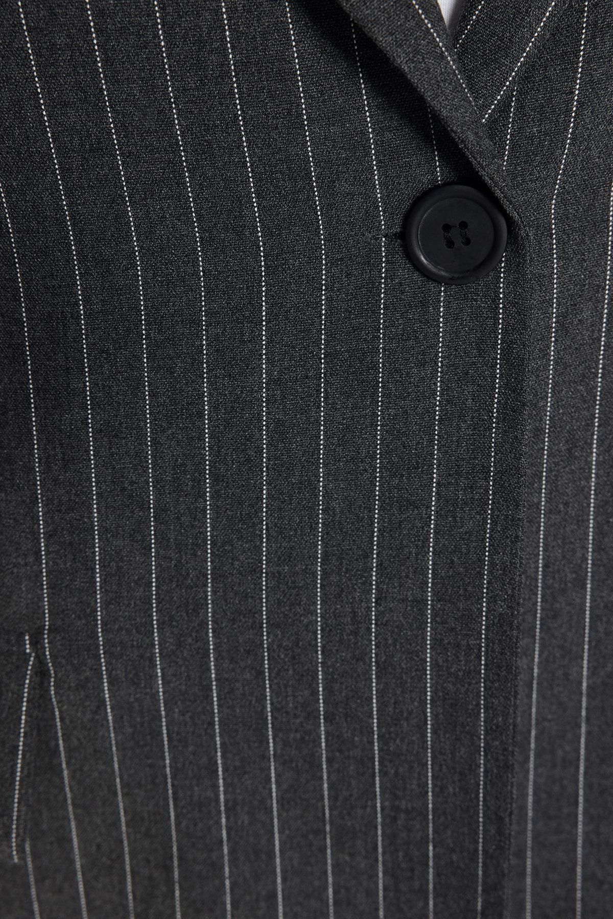 Trendyol Curve-Gestreifte gewebte Blazerjacke TBBSS23AG00017 5