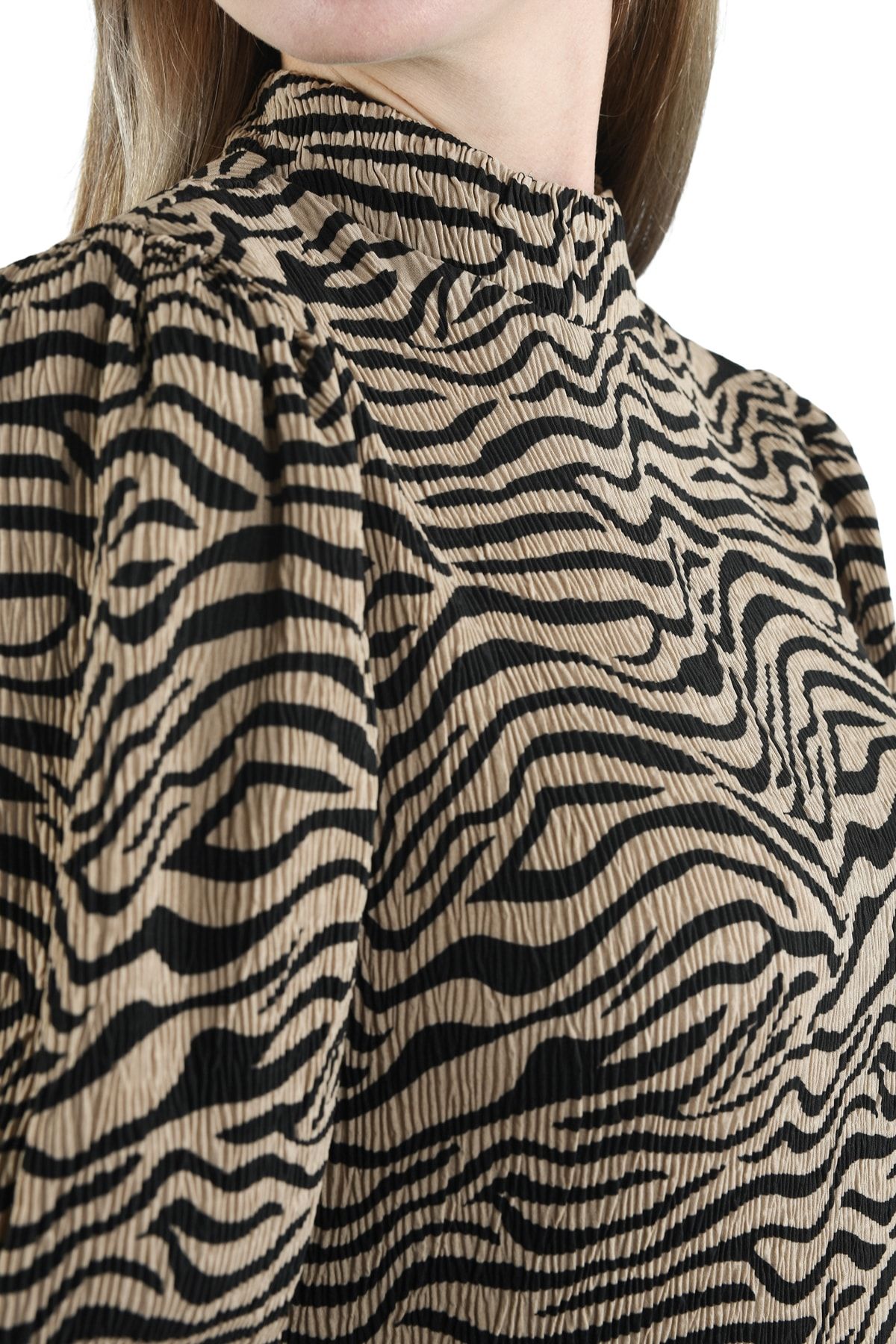 Sister's Point Kleid Mehrfarbig Basic Fast ausverkauft ZL8147
