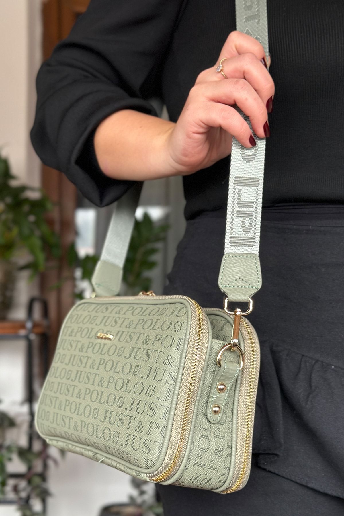 Gq messenger bag sale