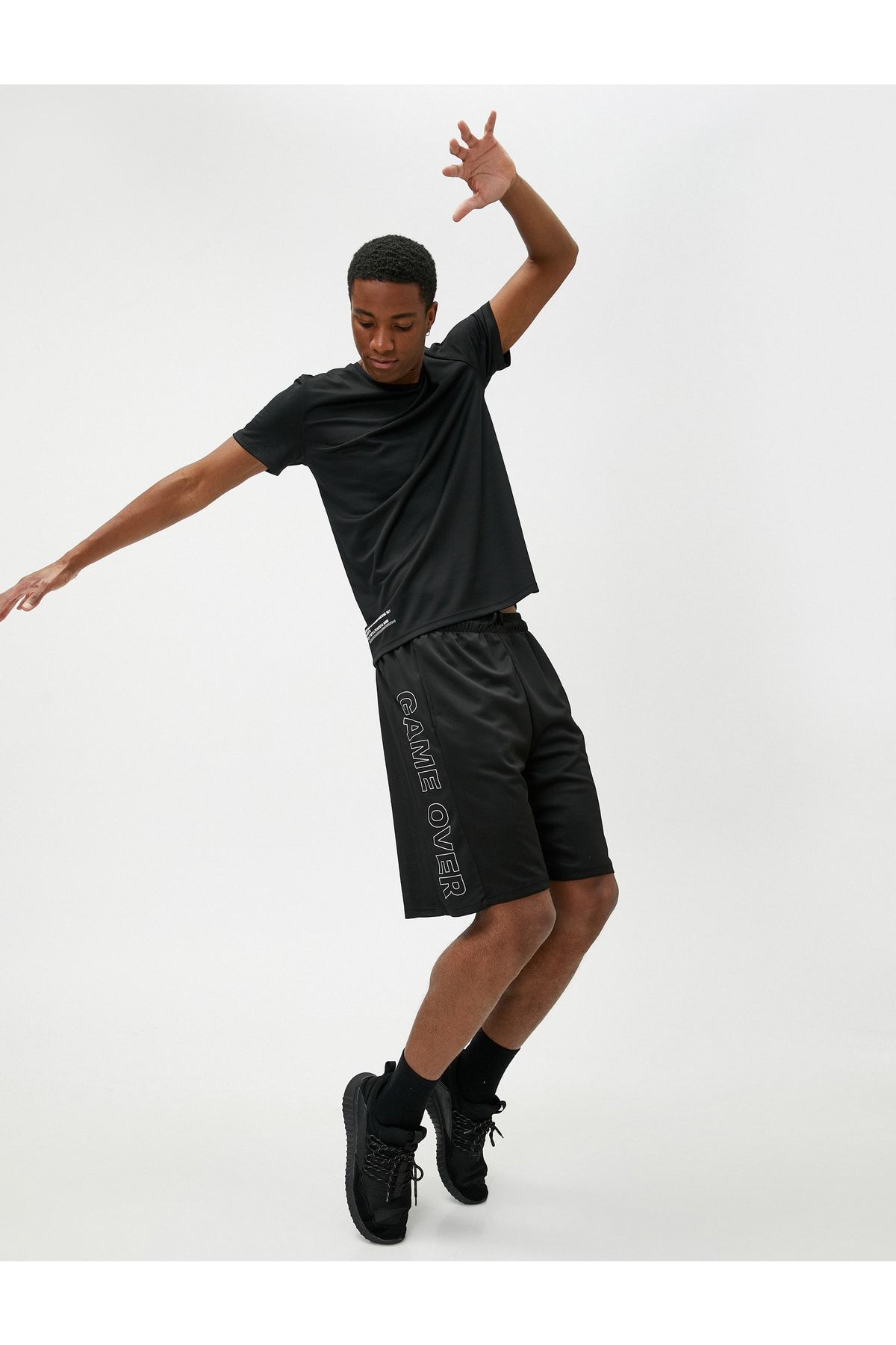 Koton T-Shirt Schwarz Regular Fit