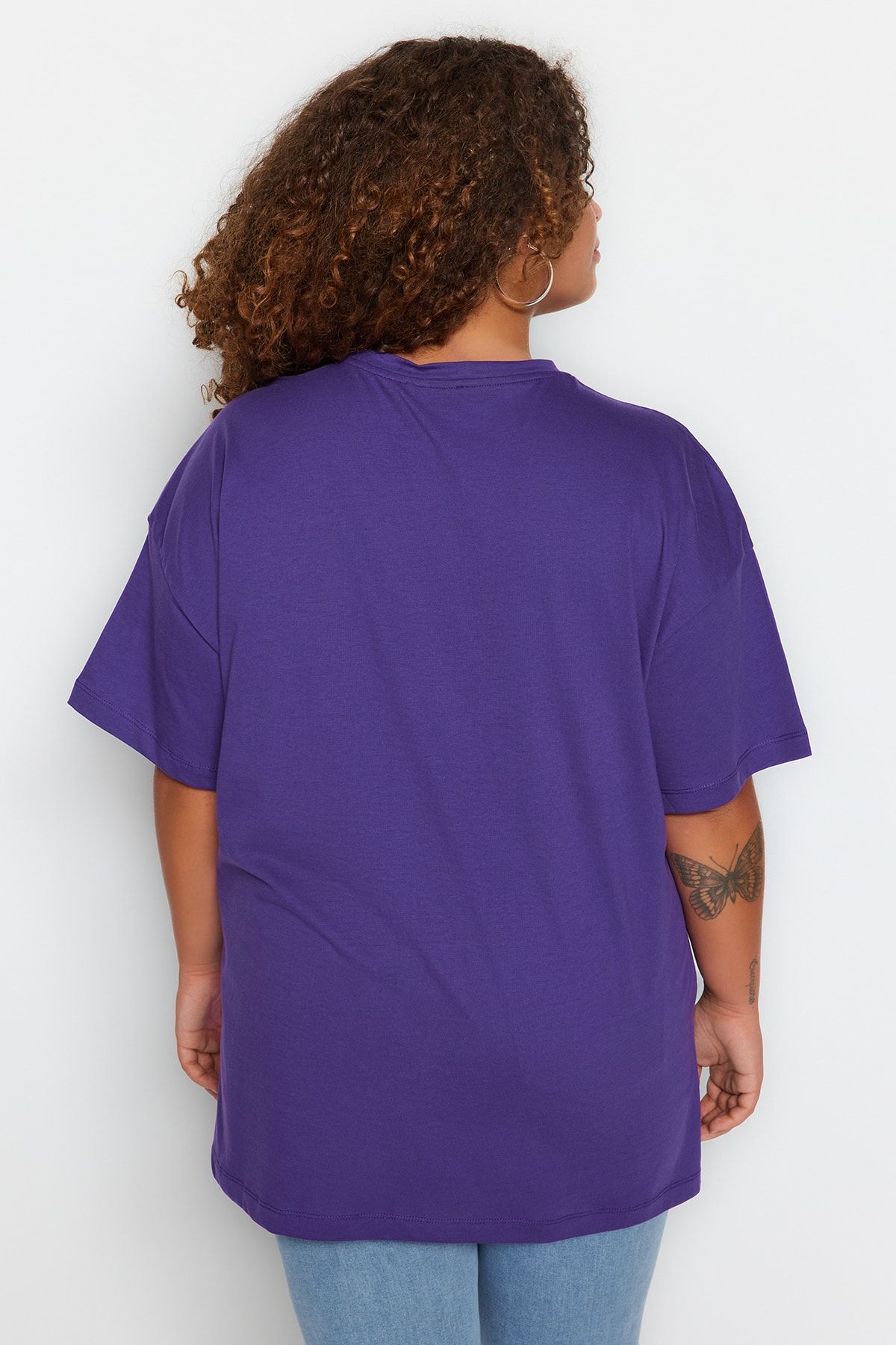 Trendyol Curve-Bavlněné tričko s fialovým potiskem Wide Fit - Crew Neck TBBSS23AH00131 6